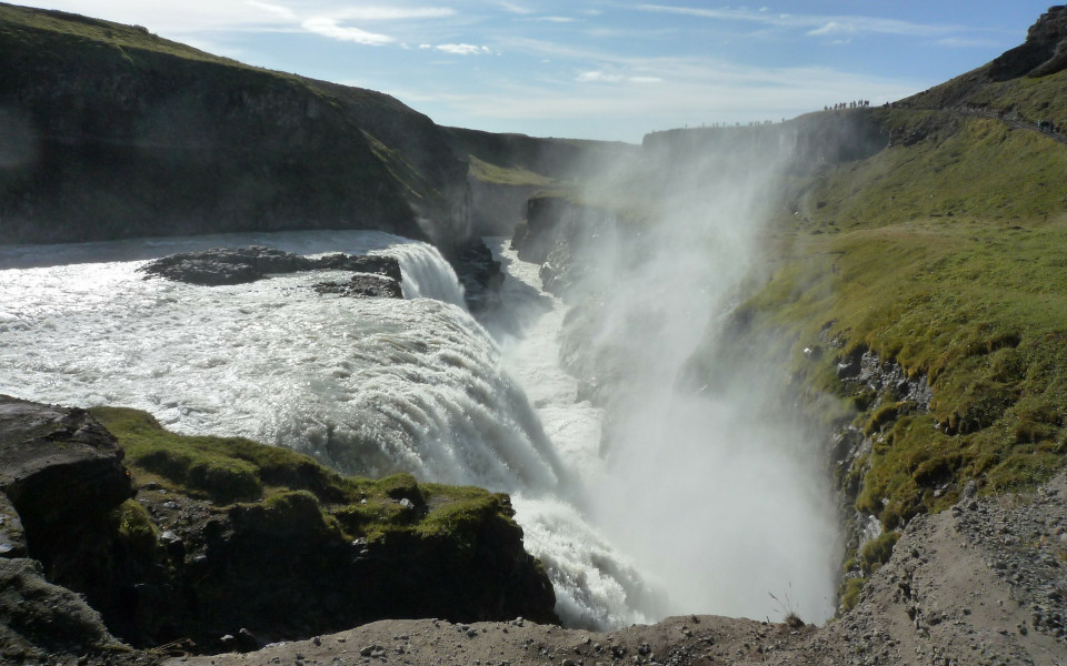 Vulkaninsel Island mit Wasserfällen